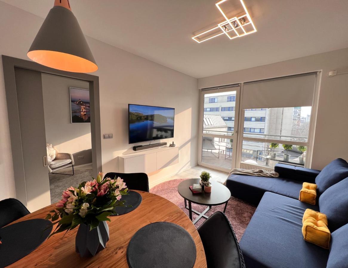 Suiteangel - Luxury Design Condo With Free Garage Budapest Exteriör bild